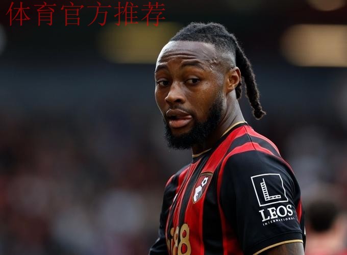 一日英超动向：昔日希望想要离开曼联，斯洛特购买他接班萨拉赫